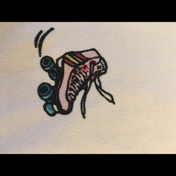 White pattern Pullover - Picture 8 of 8